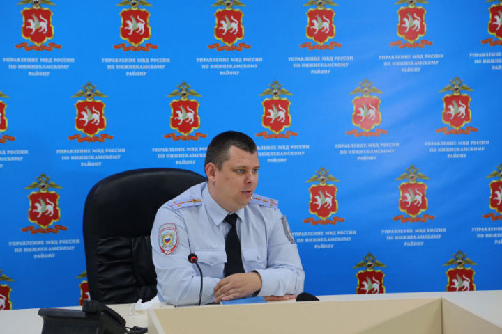 Выступал: начальник отделения по раскрытию преступлений  Алексей Маркелов
