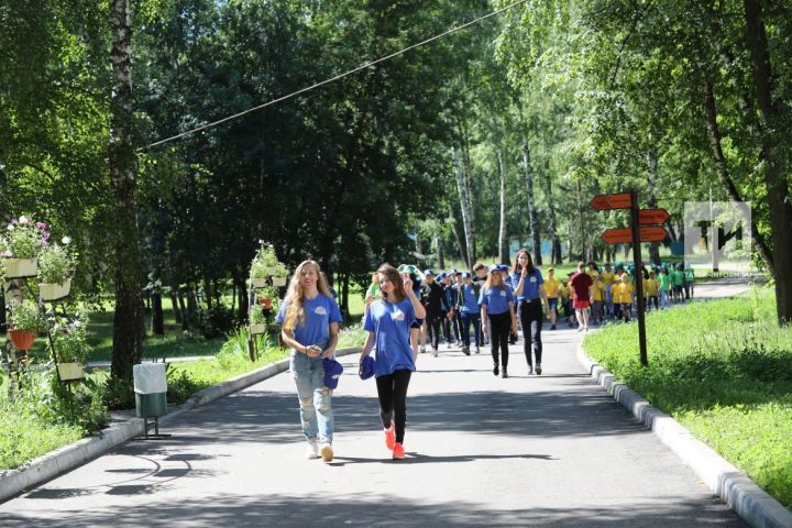 Этим летом в загородных лагерях отдохнут 13,5 тысячи школьников из Казани