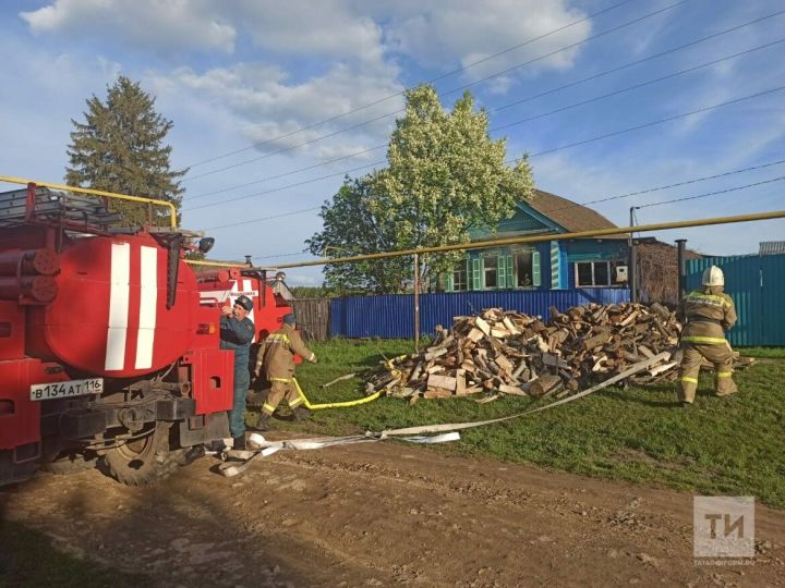 В Татарстане на месте пожара погибли двое