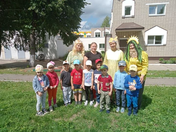 В Камскополянском детском саду «Золотая рыбка» дети побывали в сказочном царстве
