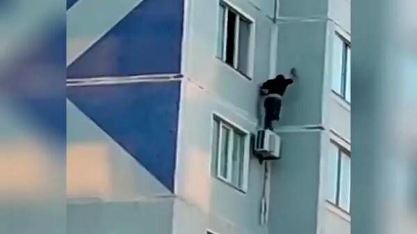 Молодой человек из Нижнекамска выпал с 8 этажа