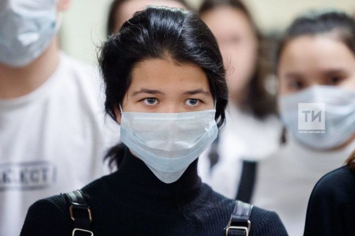 В Татарстане в медицинские учреждения перестали пускать без масок