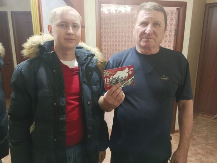 В Камских Полянах прошла акция «Поздравь воина-интернационалиста»