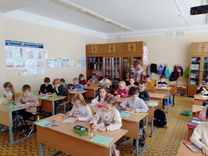 Будущие первоклассники посетили школу