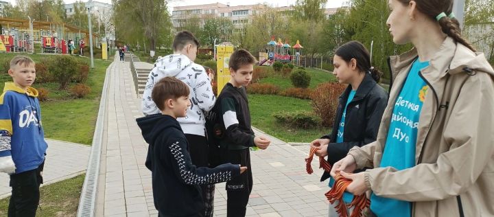 Активисты Детской районной Думы дали старт районной акции «Георгиевская ленточка»