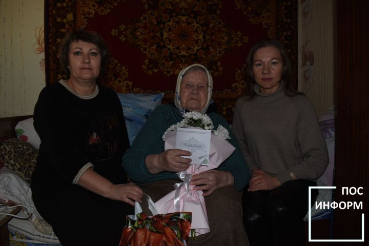 Труженица тыла Камских Полян отметила свое 98-летие