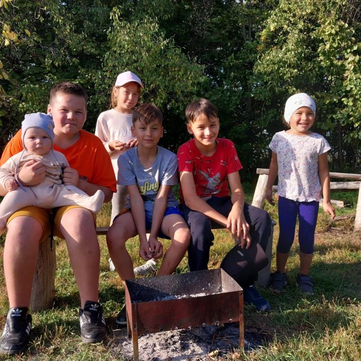Семья Зариповых из Камских Полян воспитывает шестерых детей