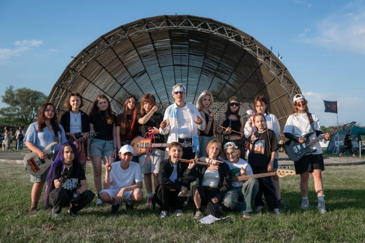 Воспитанники объединения «Город песен» Камских Полян зажгли на рок-фестивале «ИкРок»