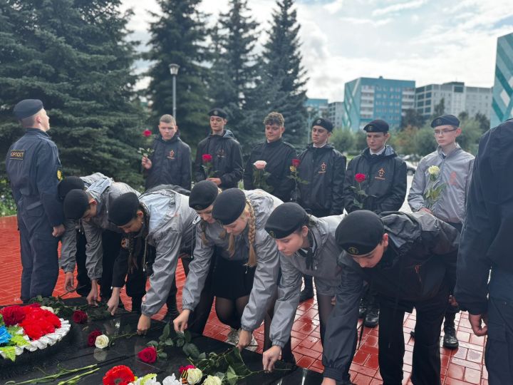 Отряд «Форпост» почтил память жертв бесланской трагедии