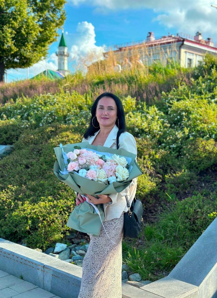 Творчество жительницы Камских Полян Венеры Умяровой