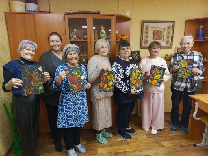«Радуга» Камских Полян собрала старшее поколение на праздник творчества