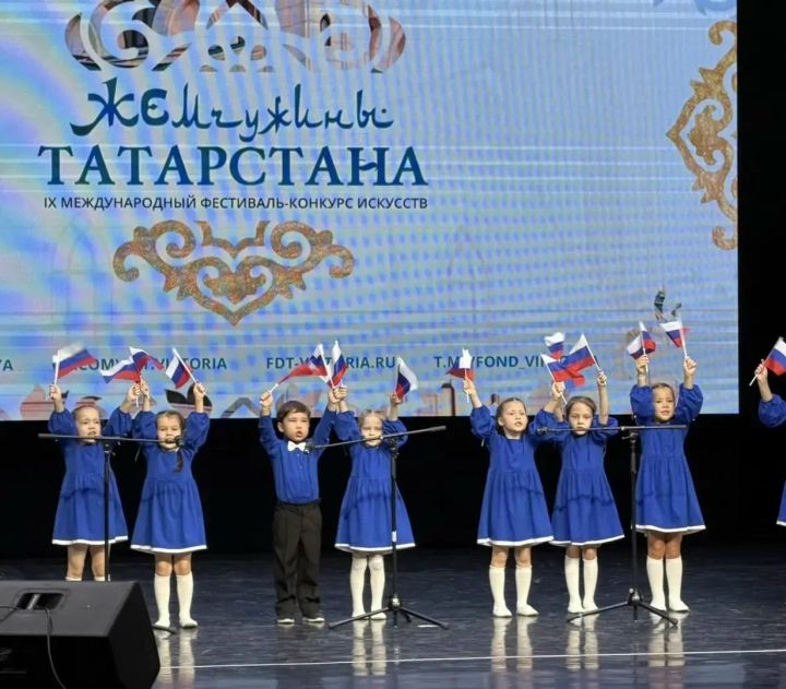 Маленькие звездочки из «Огонька»: ансамбль «Веснушки» стал лауреатом международного конкурса!