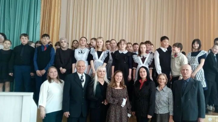 Поэты Камских Полян встретились со школьниками