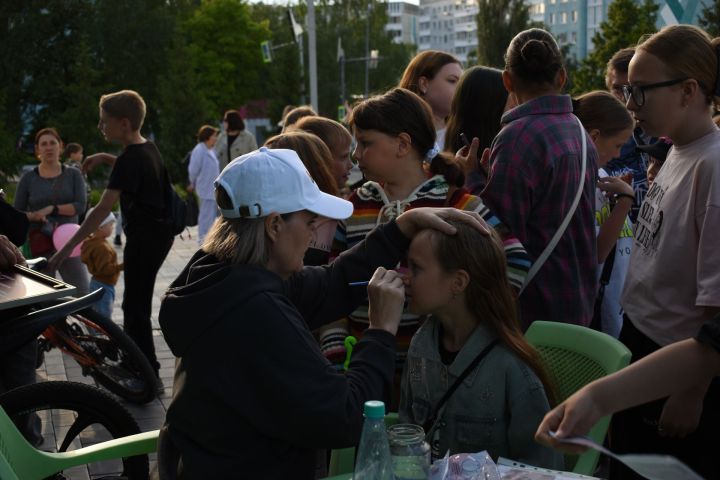 Детство — в дело: юные жители Камских Полян зажгли на празднике 1 июня