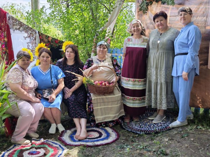Библиотекари Камских Полян приняли участие в праздновании Дня села в Камском