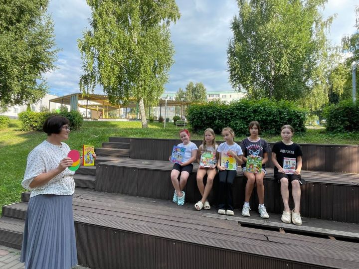 День светофора отметили в Камских Полянах уроками безопасности для детей