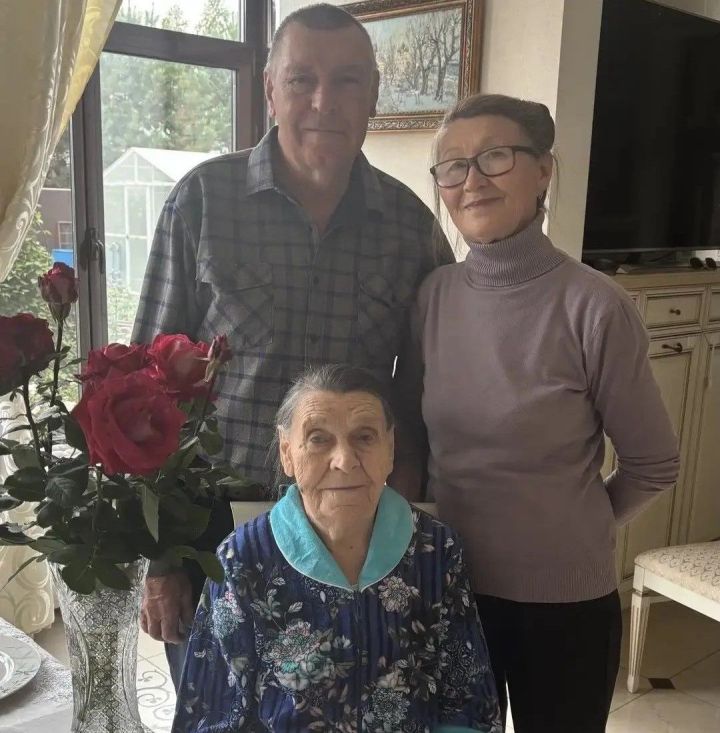 Жительница Камских Полян Зоя Кароннова отметила 96-летие