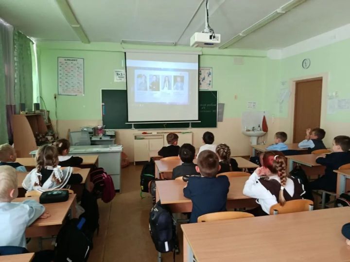 В Камскополянской школе № 1 прошли «Разговоры о важном»