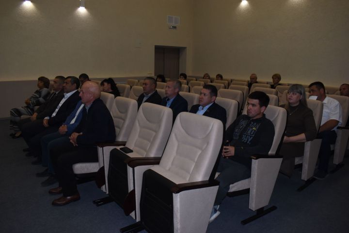 Сессия Совета депутатов прошла в Камских Полянах: утверждены изменения в бюджет