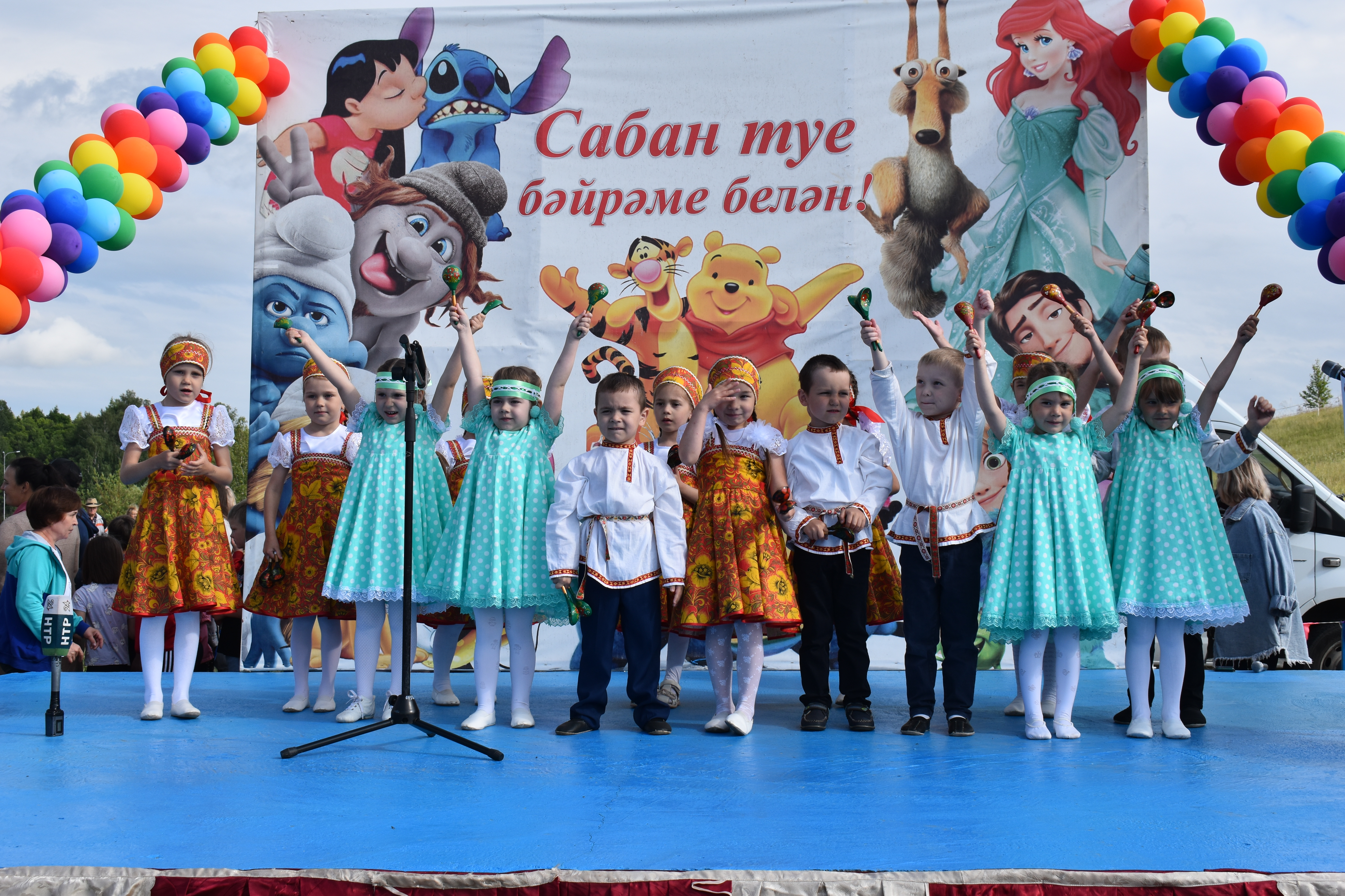 Участие в концертных номерах приняли воспитанники детских садов 