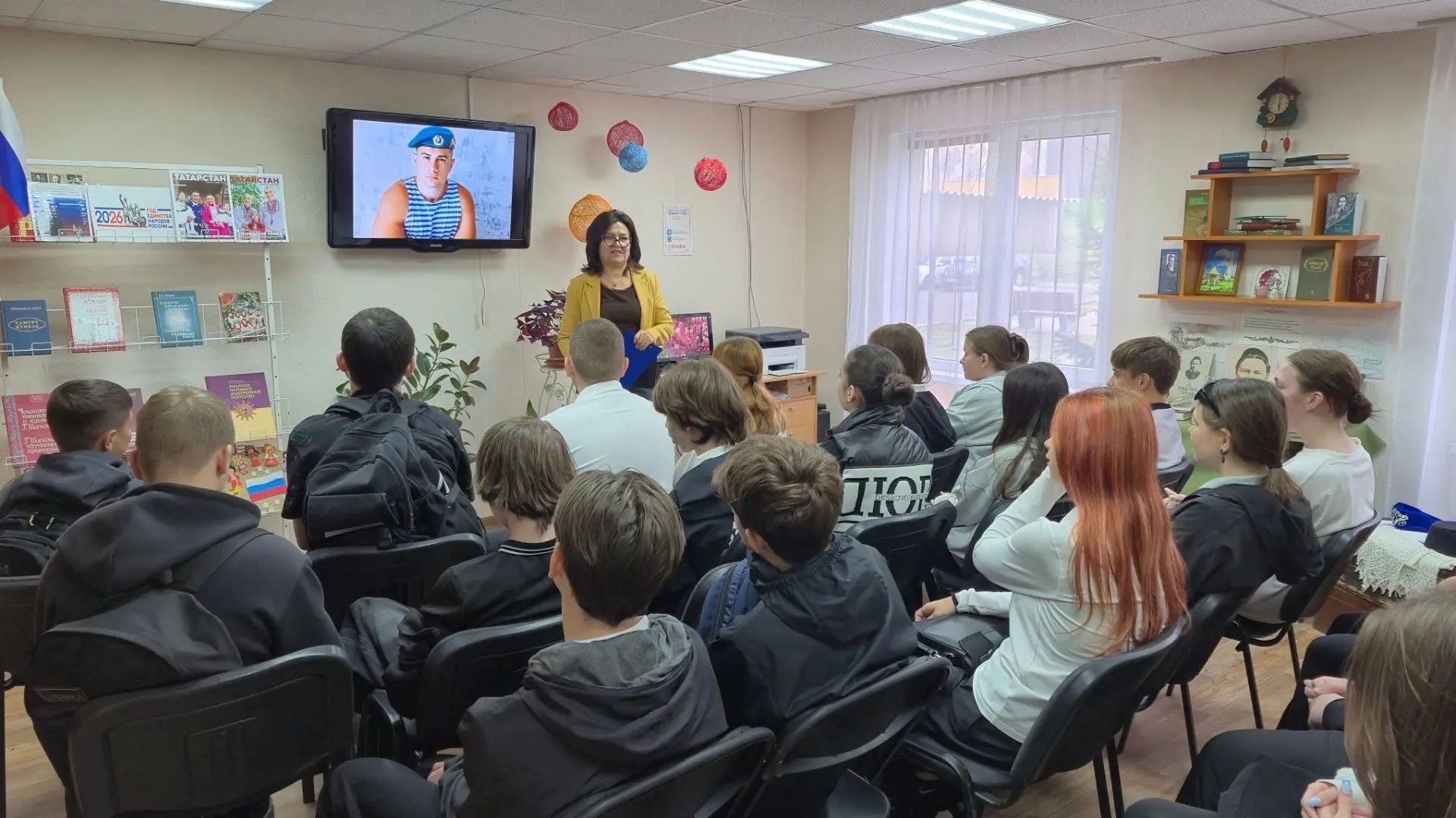 Студентам Камских Полян рассказали о подвиге Рустама Набиева 