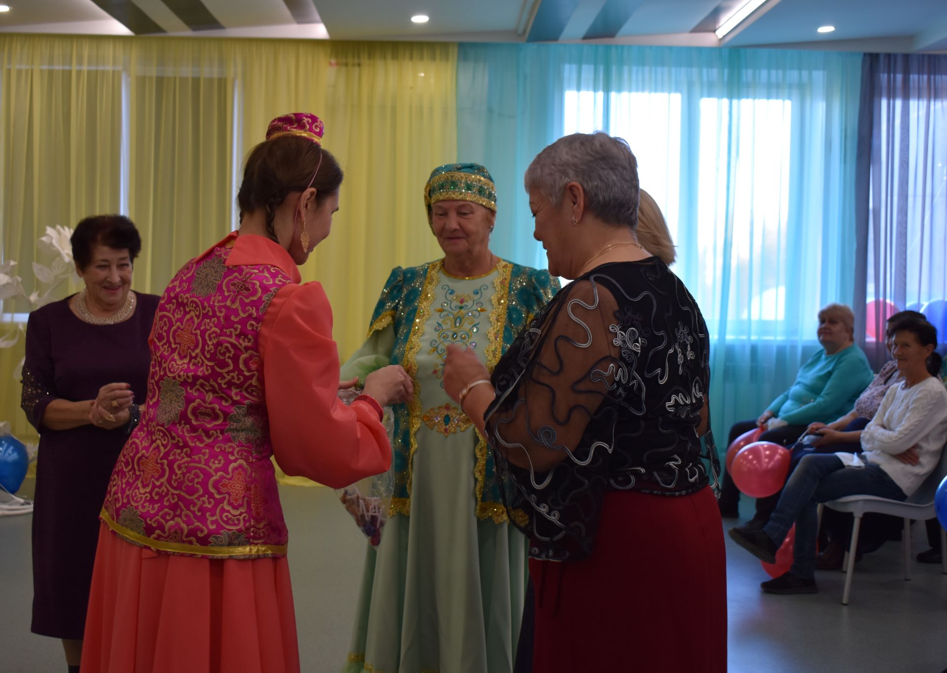 В Камских Полянах проходят чествования пожилых