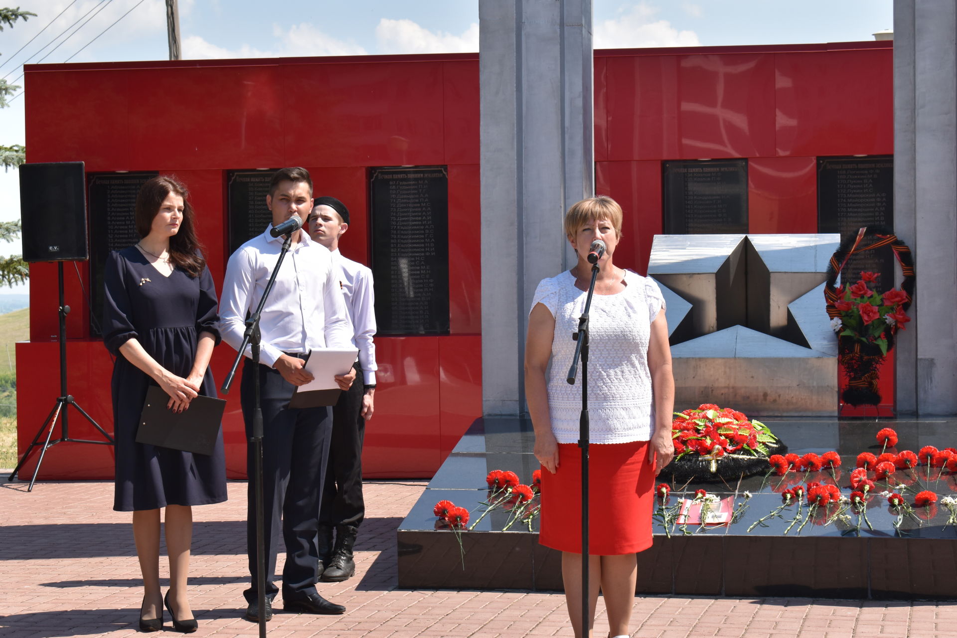 Сегодня в Камских Полянах у Монумента Победы состоялся митинг, посвященный Дню памяти и скорби