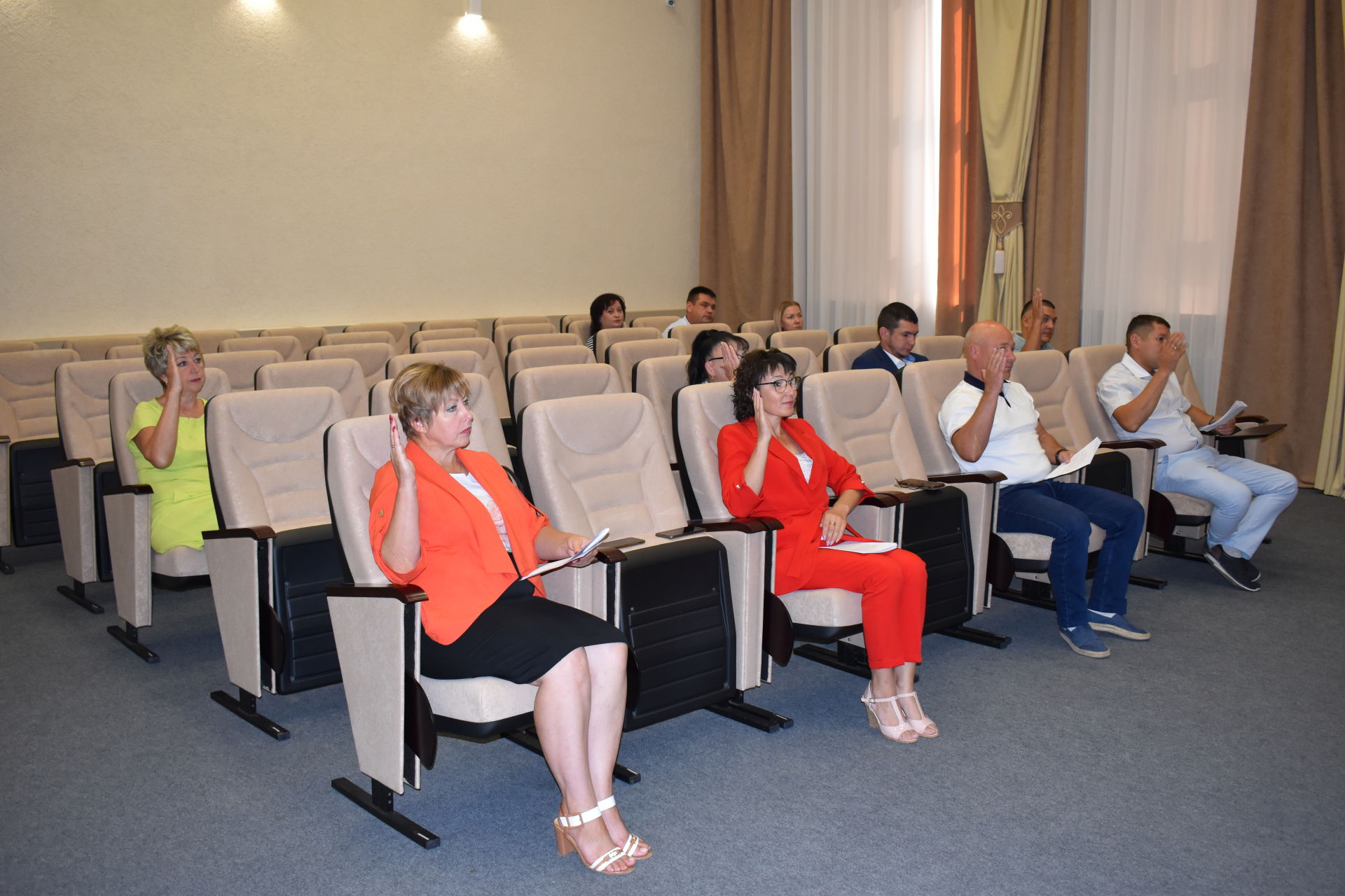 В Камских Полянах состоялась восьмая сессия Совета муниципального образования