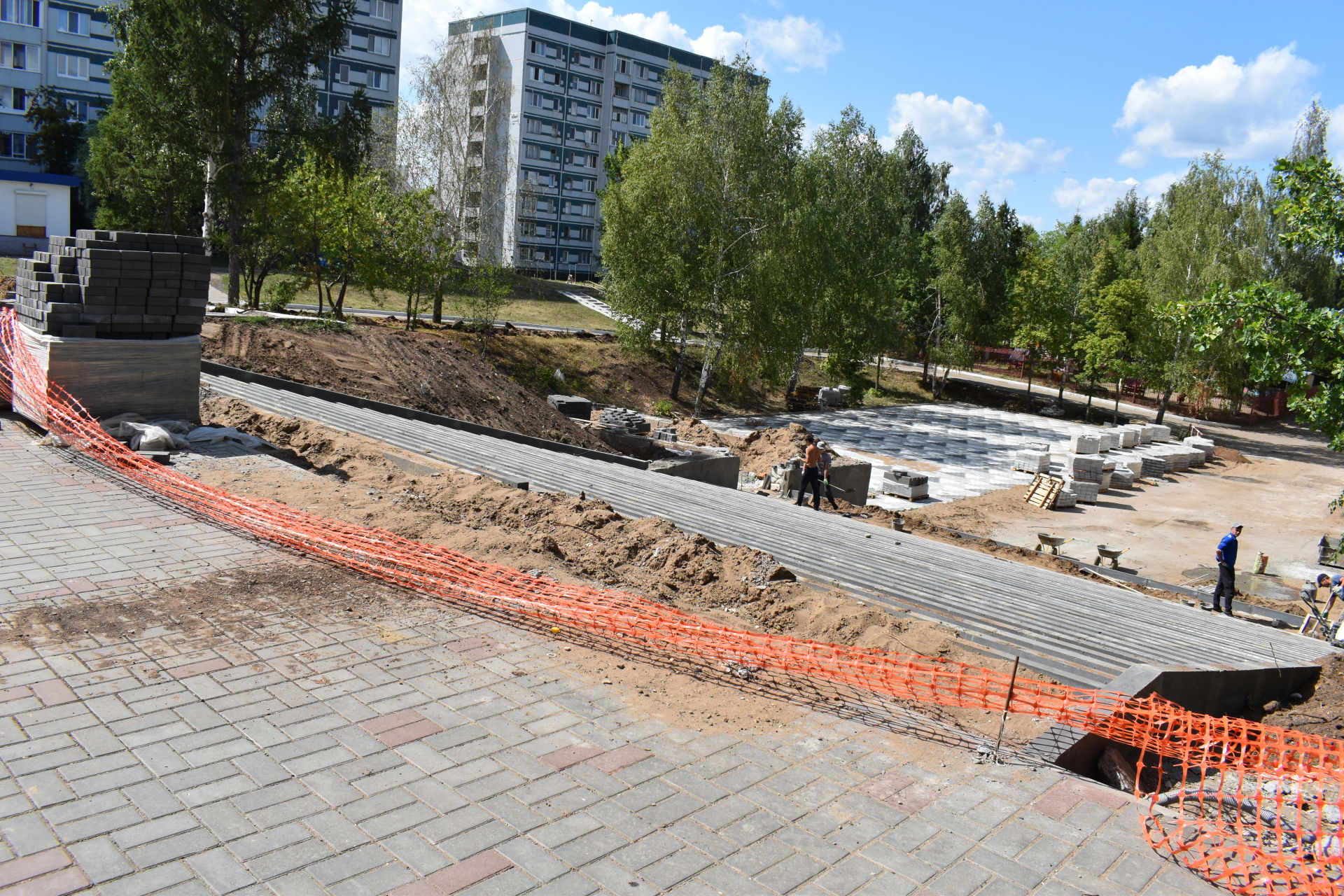 Продолжается реконструкция общественного пространства «Школьный Бульвар»