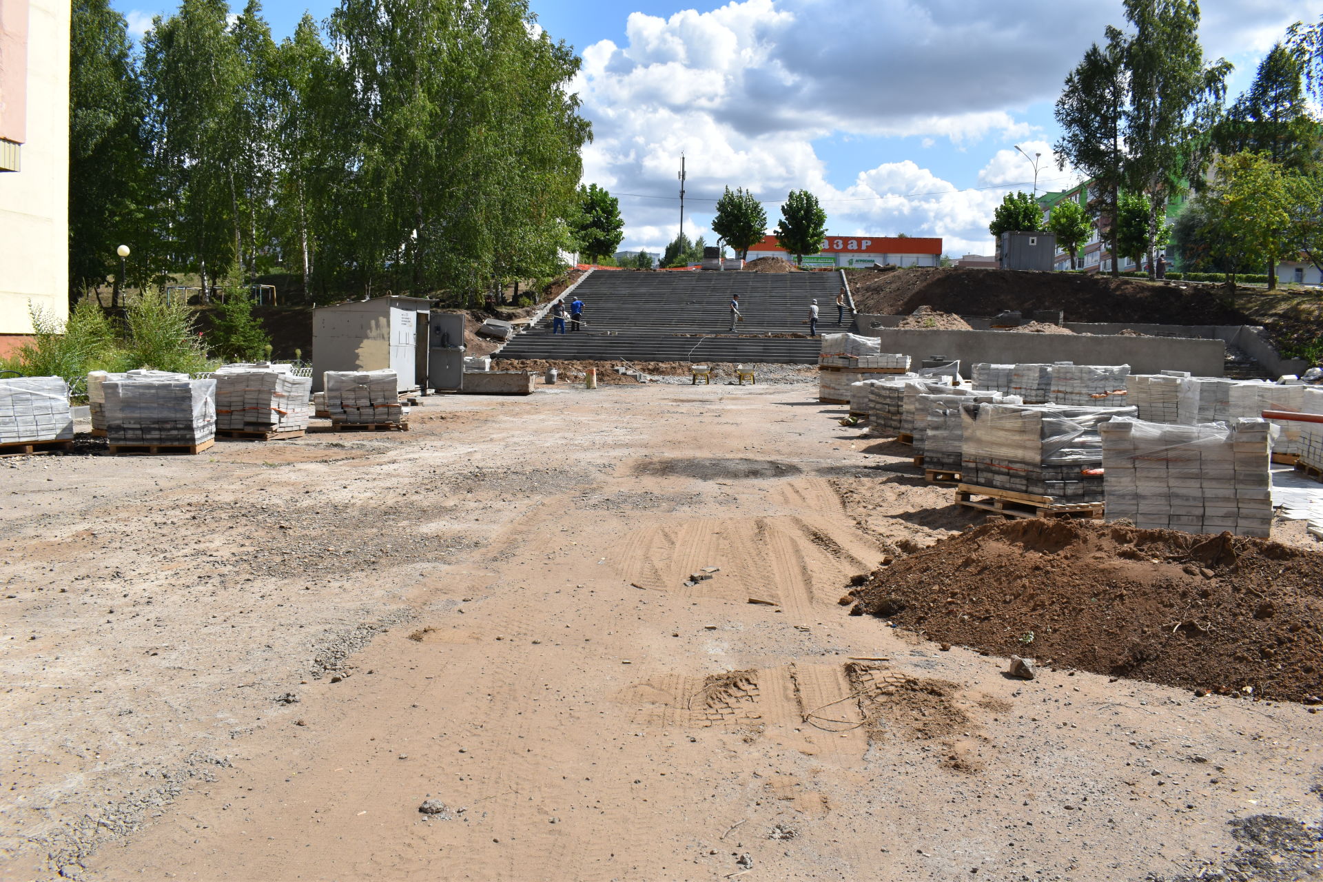 Продолжается реконструкция общественного пространства «Школьный Бульвар»