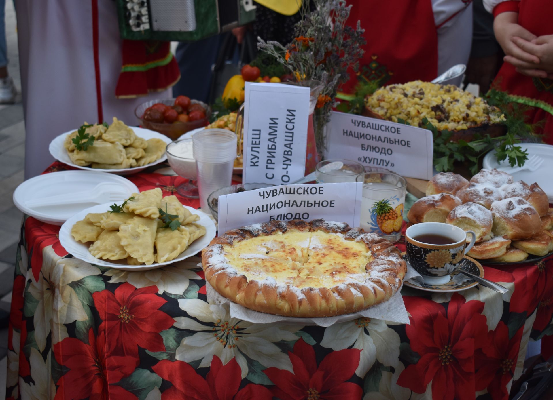 В Камских Полянах на День города прошел фестиваль национальных кухонь “Вкусный город” (ФОТО)