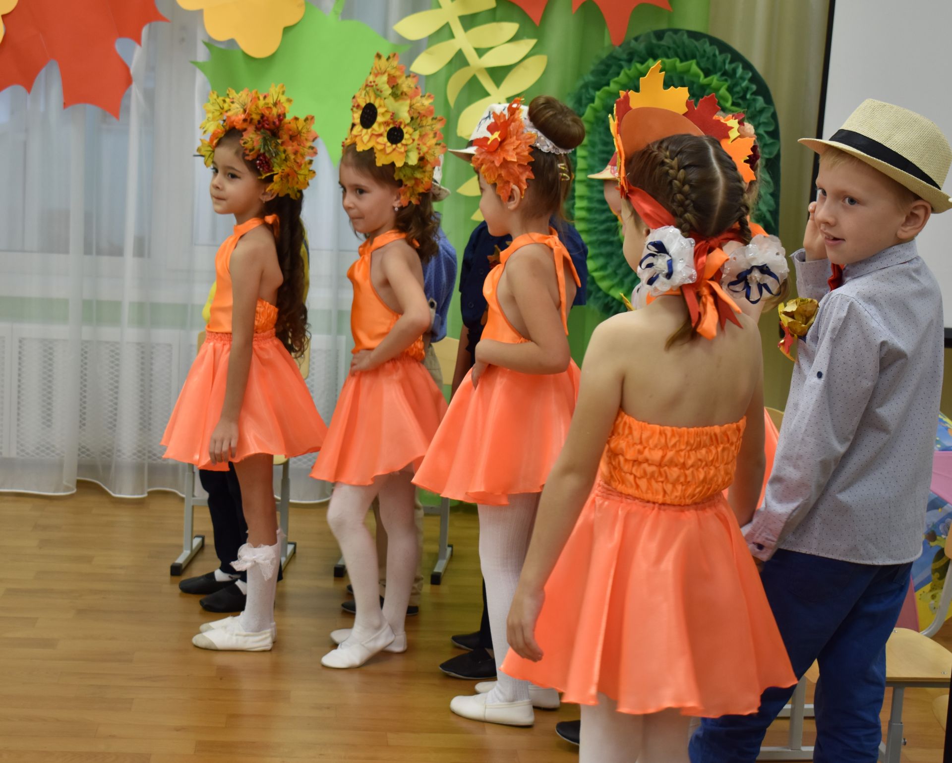 Осенняя дискотека в подготовительной группе детского сада «Огонёк»