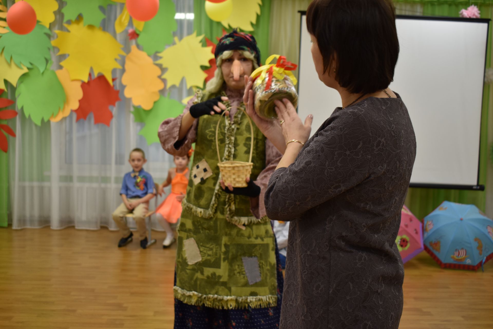 Осенняя дискотека в подготовительной группе детского сада «Огонёк»