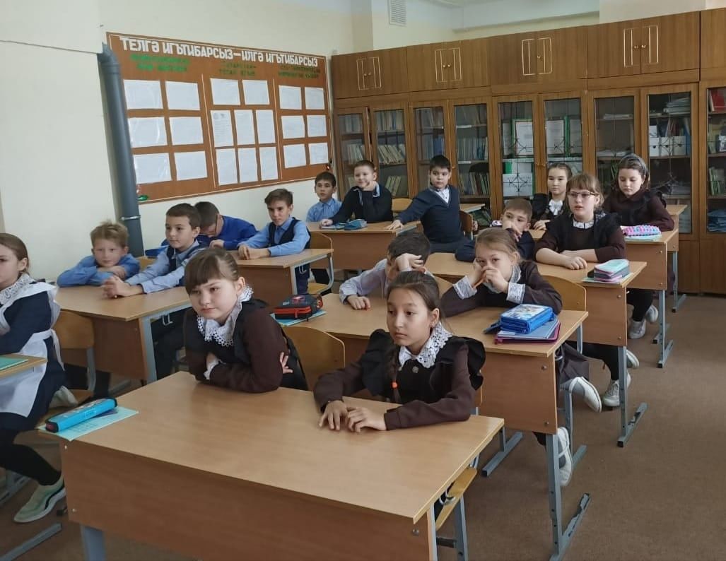 В Камско - Полянской школе №1 прошел час мужества с учащимися 4г класса