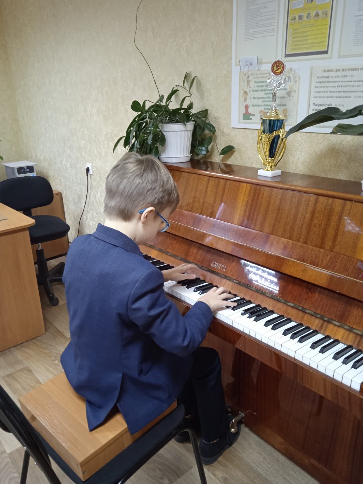 Герой нашего рассказа - молодой пианист