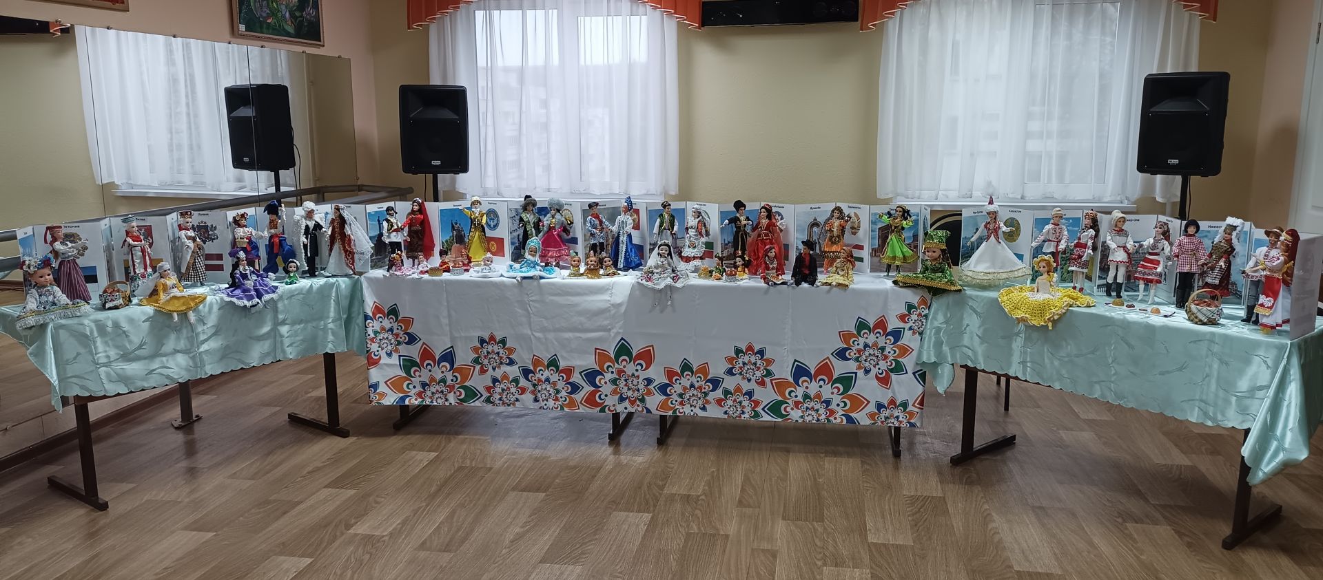 Выставка кукол к Дню народного единства в Камских Полянах