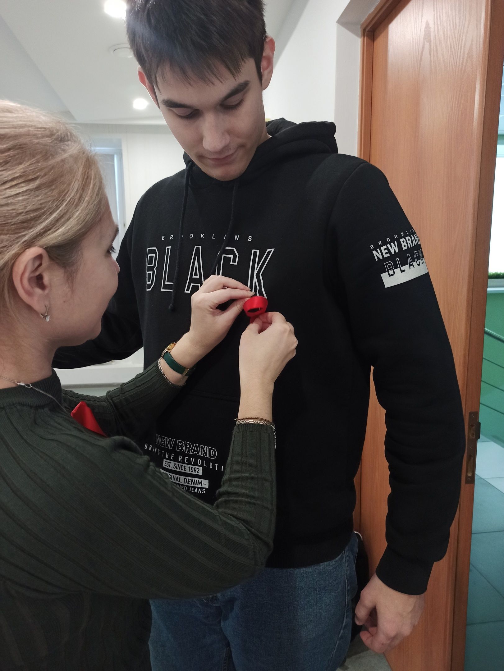 Студенты 1 курса Камско - Полянского филиала «НМК» приняли активное участие в акции «Красная лента»