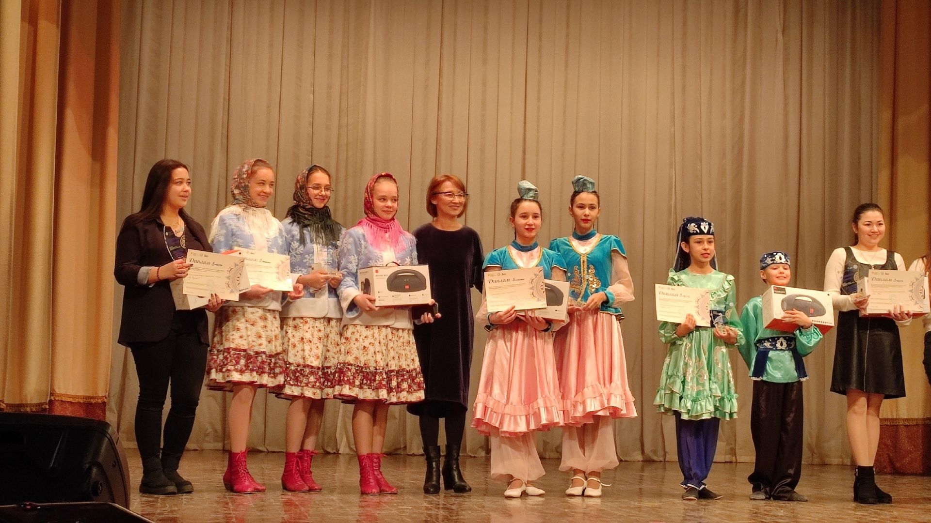 Камполянский хореографический коллектив «Импульс» наградили Дипломом III степени и кубком