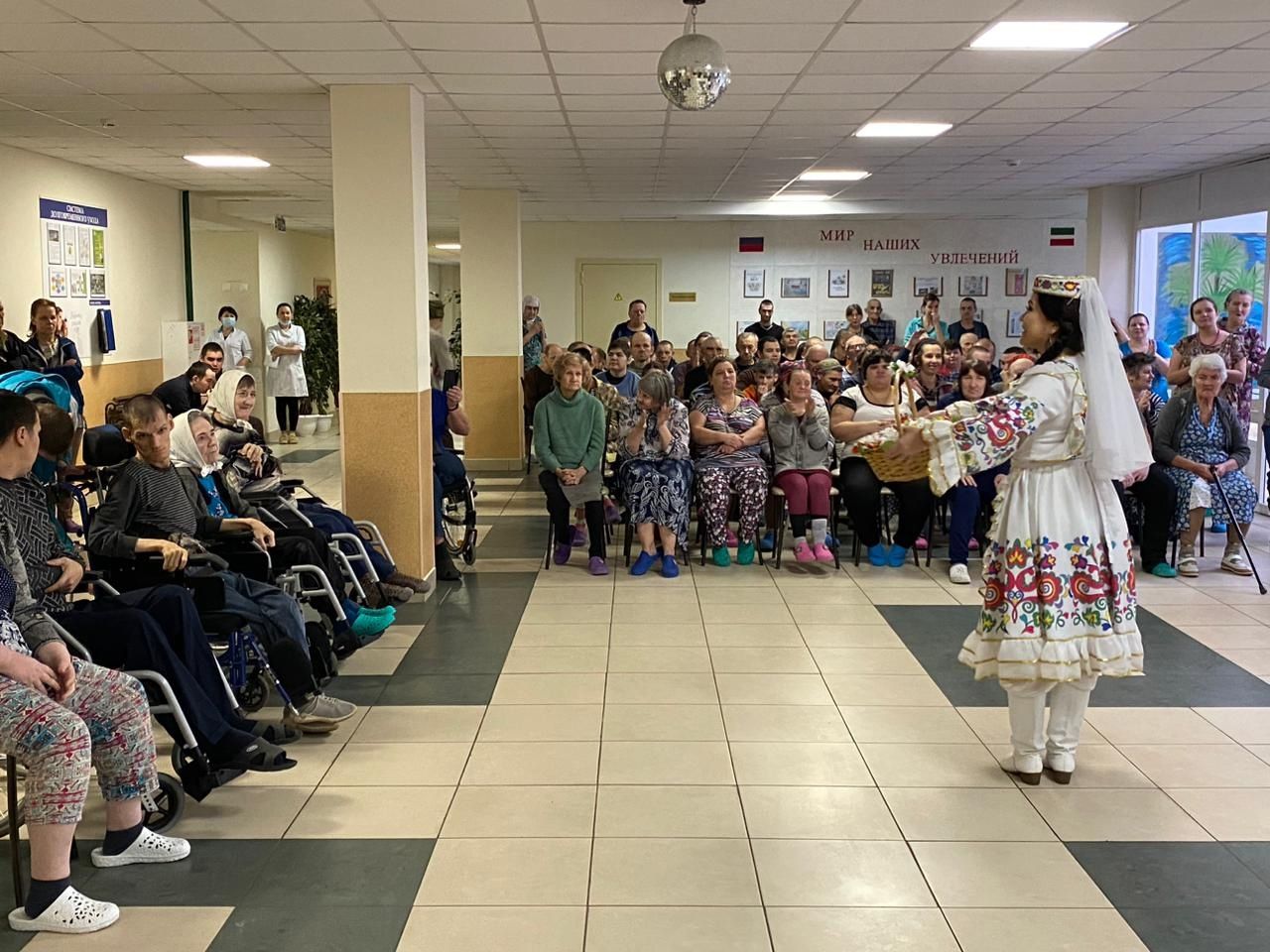 В рамках декады инвалидов КЦ «Чулман-Су» подарил праздничную концертную программу