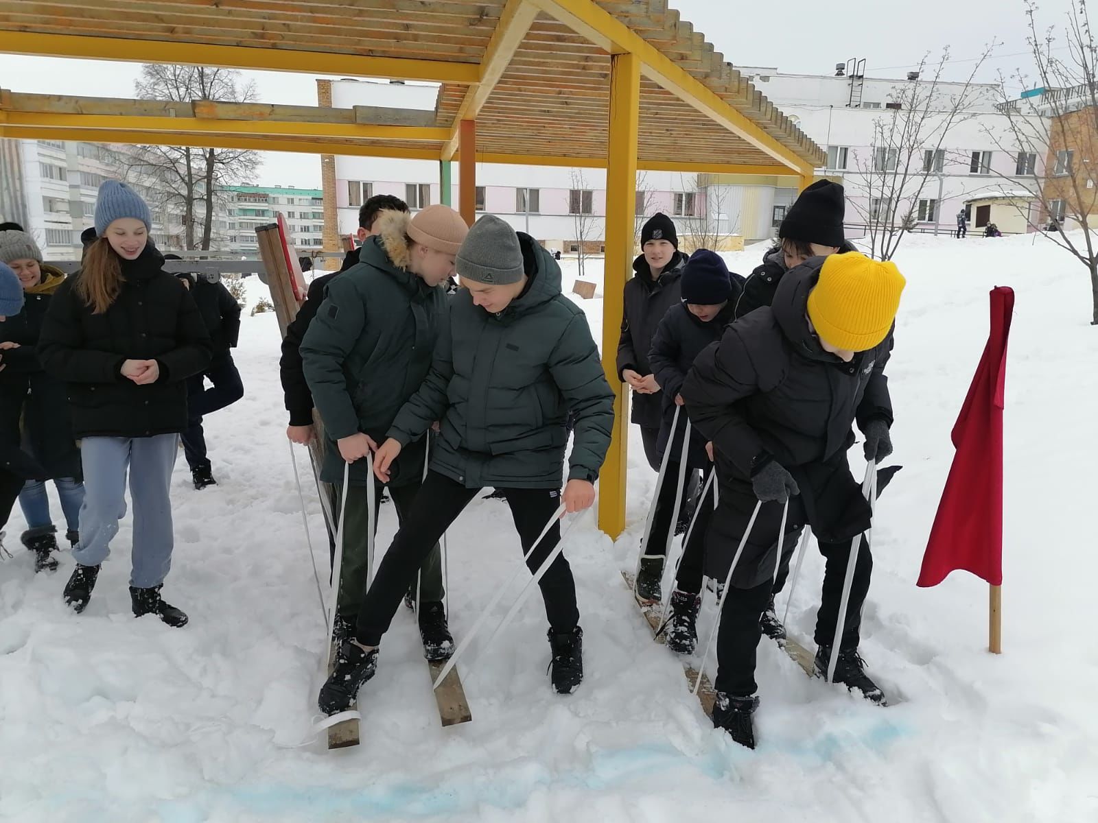В Камских Полянах активисты Детской районной Думы провели квест-игру "Победа за нами"