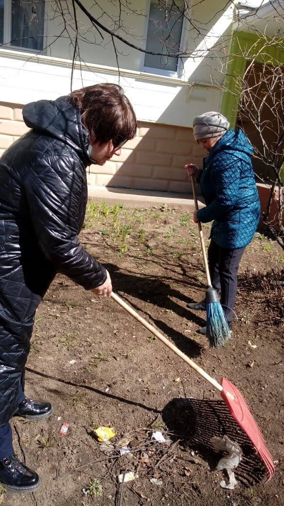 В Камских Полянах состоялся субботник