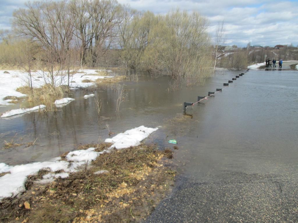 Уровень воды в реке ик. Река Инсар в Саранске. Паводок Саранск. Половодье реки. Наводнения в Мордовии.