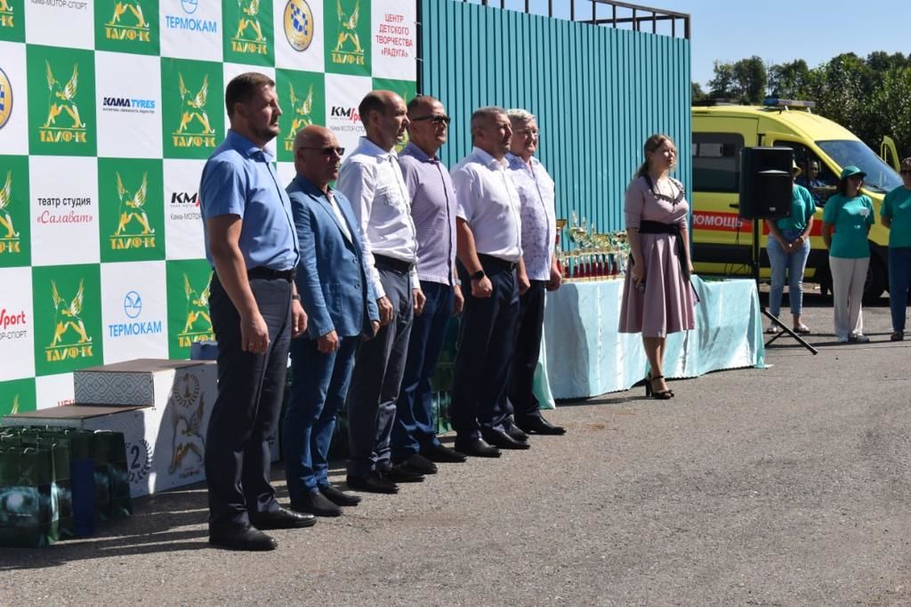 Сегодня в Камских Полянах день начался празднично