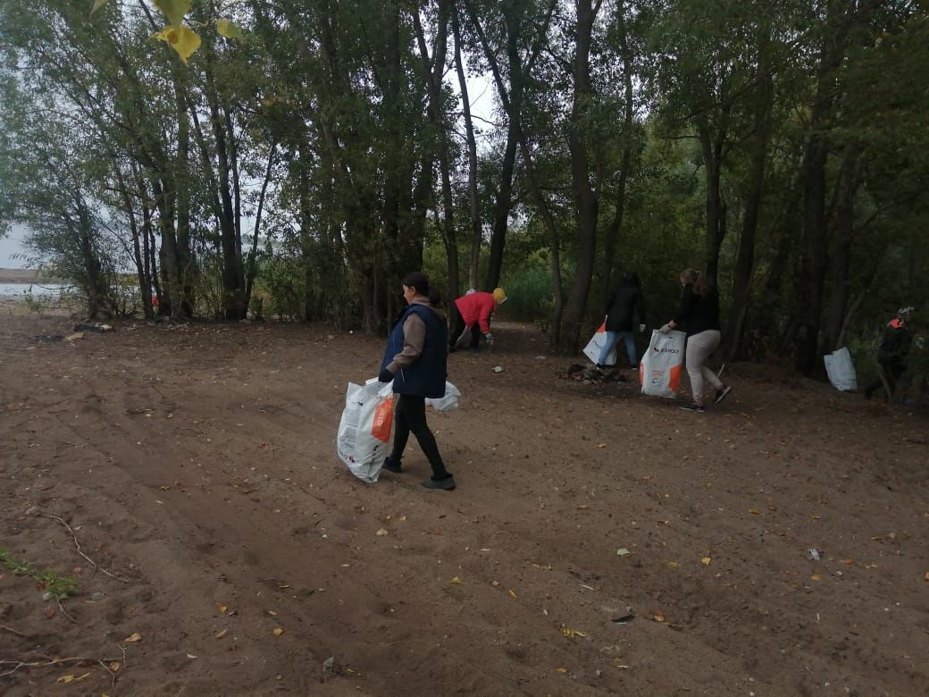 В Камских Полянах убрали набережную зону