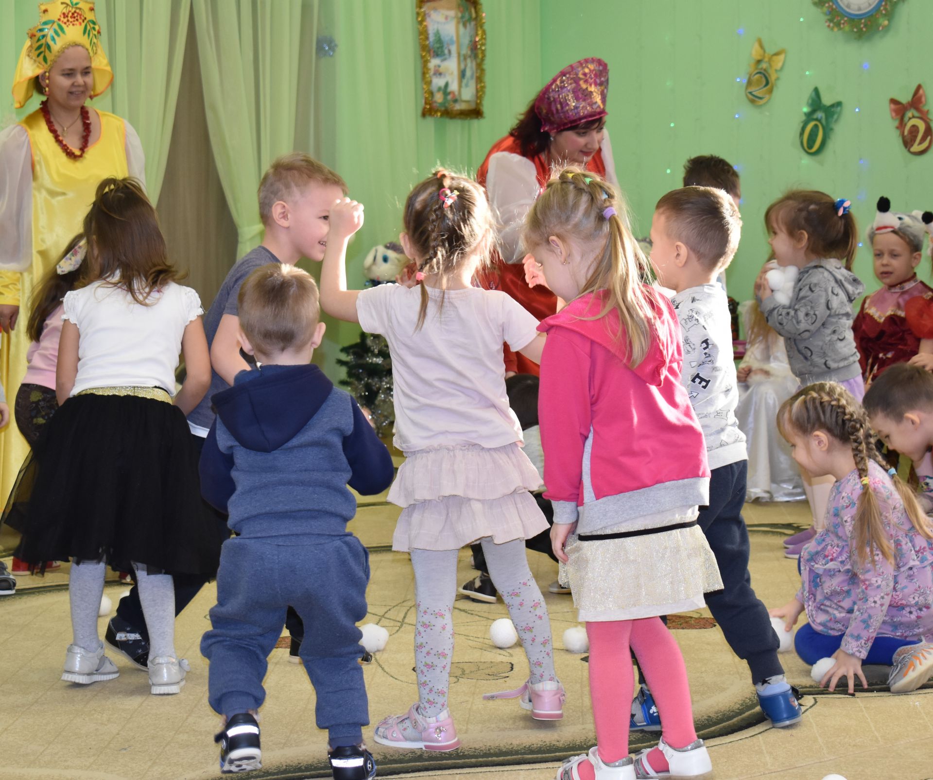 Открывай ворота – стучит Коляда в детском саду «Золотая Рыбка»