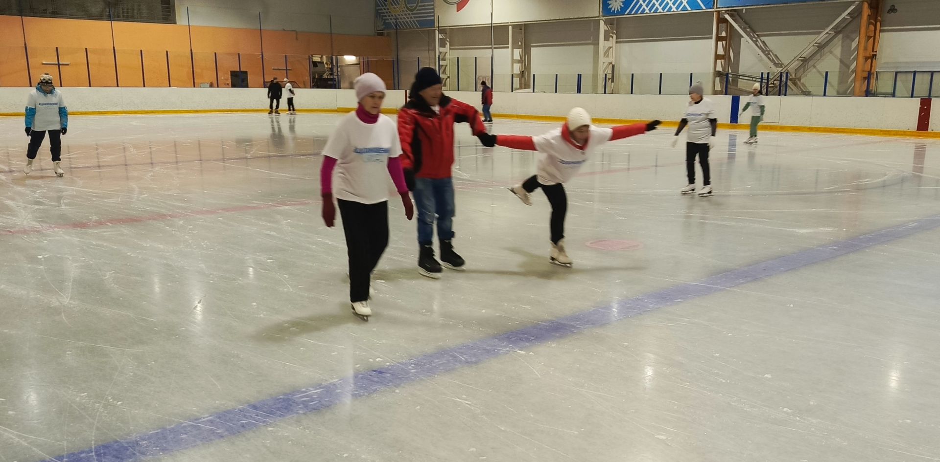 Камполянский клуб «Вдохновение» открывает сезон катания на коньках