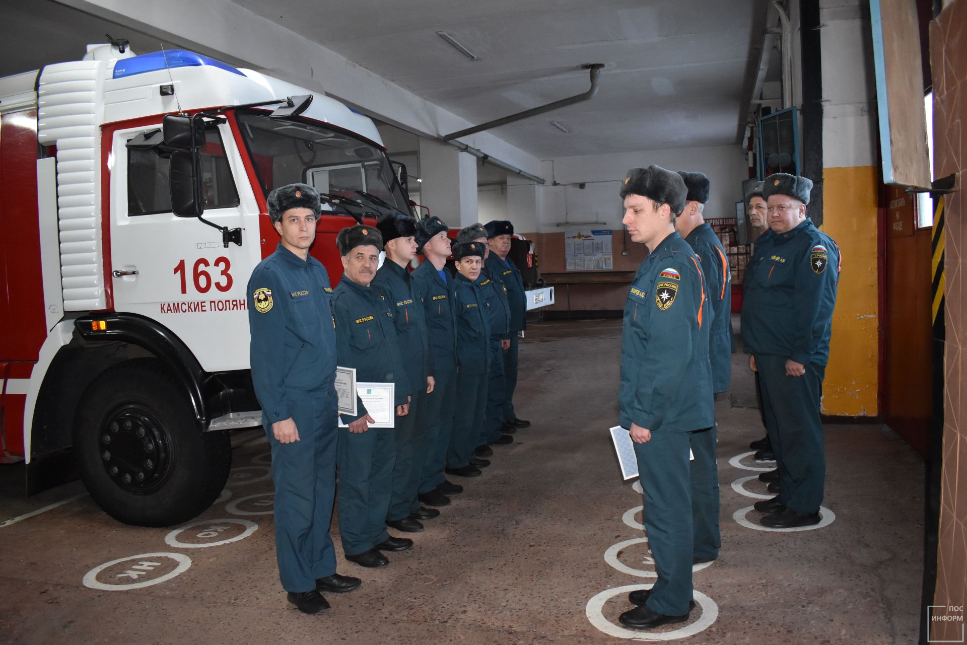Сегодня свой профессиональный праздник со всей страной отмечают спасатели пожарной части № 163 из Камских Полян