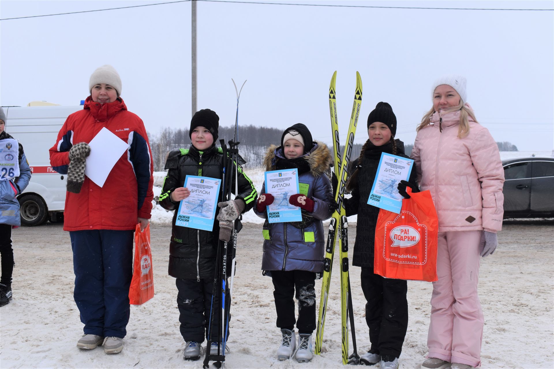 Жители Камских Полян приняли участие в «Лыжне России - 2023» (ФОТОРЕПОРТАЖ)