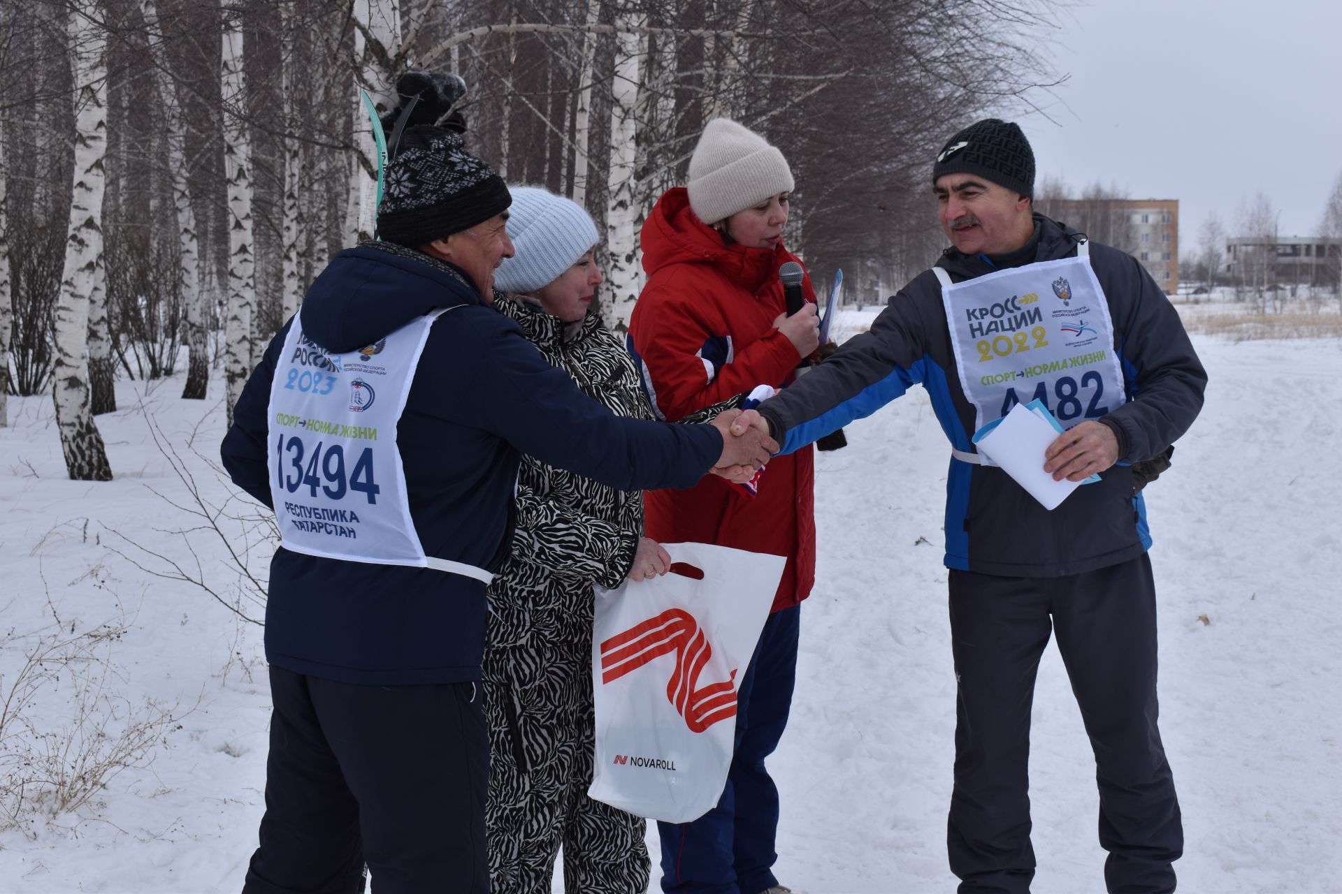 Жители Камских Полян приняли участие в «Лыжне России - 2023» (ФОТОРЕПОРТАЖ)