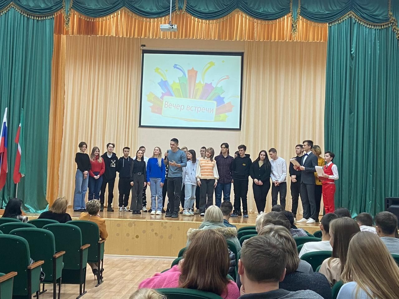 В камполянской школе №1 прошел вечер встречи выпускников